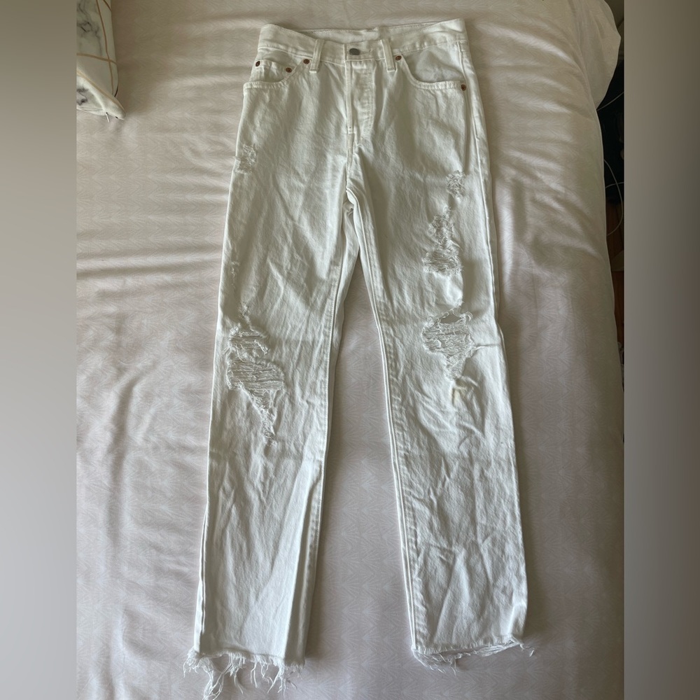 White Slightly Distressed Levi’s Jeans, 26